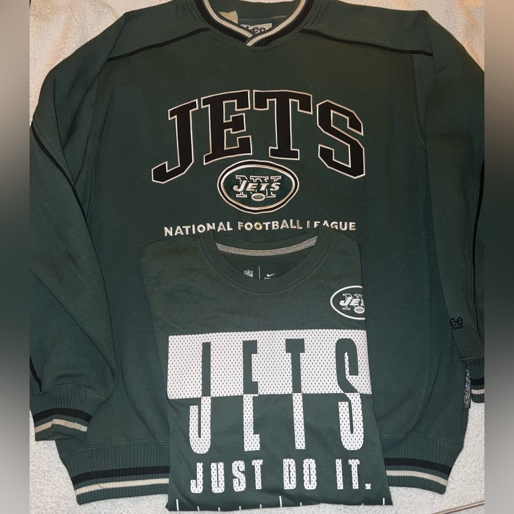 NY JETS Sweater, Large, Pre-Owned with FREE Jets T-Shirt Size XL New With Tags